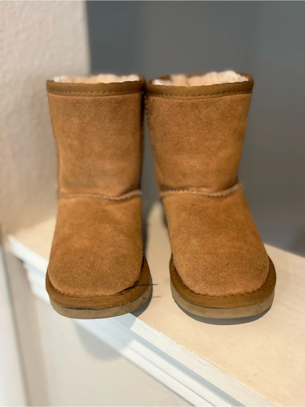 UGG Kids' Classic II Water-Resistant Shearling Brown Little GirlsBoots Size 1.5Y